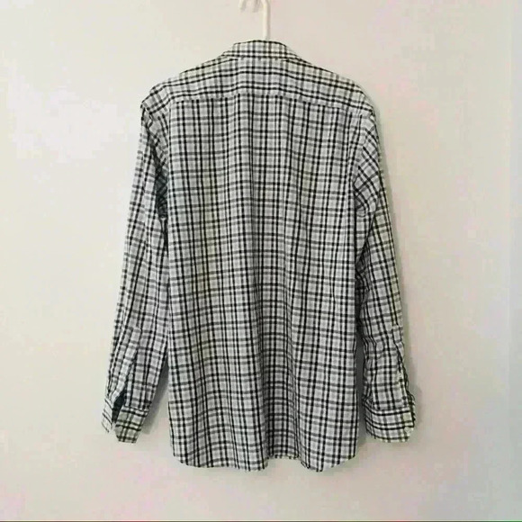 Banana Republic Button Down Shirt XL. No Iron - Picture 3 of 11